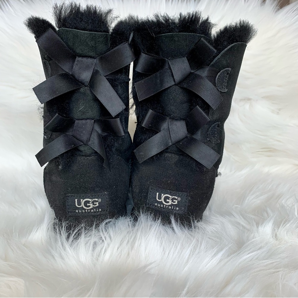 UGG Bailey Bow Short - Women’s
